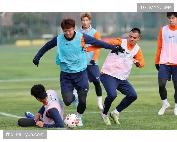 赛前最后一练，山东泰山全队封闭进行战术演练